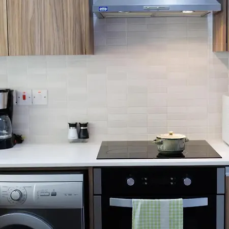 Luxury 2br 1 Min To דירה