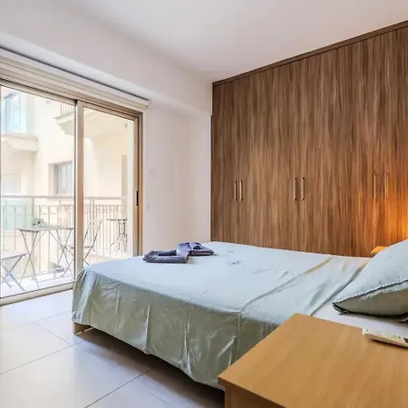 Luxury 2br 1 Min To Apartment *