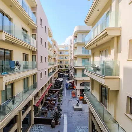 Luxury 2br 1 Min To