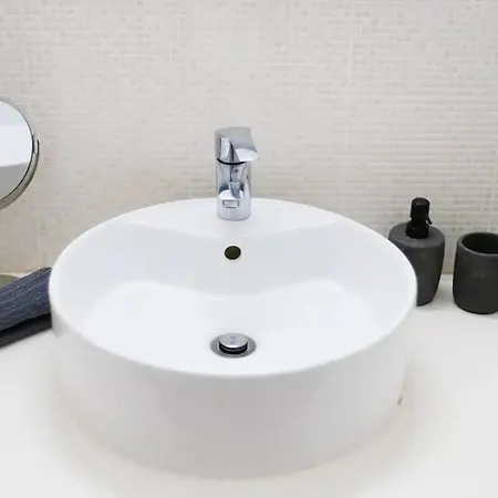 דירה Luxury 2br 1 Min To לרנקה