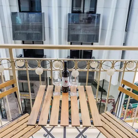 Luxury 2br 1 Min To *