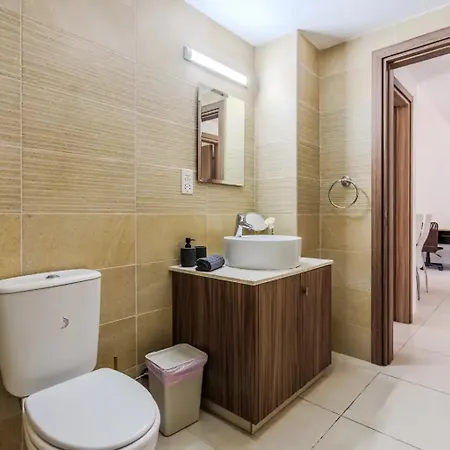 Luxury 2br 1 Min To