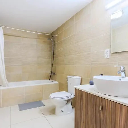Luxury 2br 1 Min To Apartment *