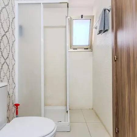 Luxury 2br 1 Min To * לרנקה