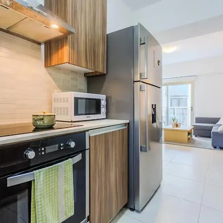 Luxury 2br 1 Min To Larnaca